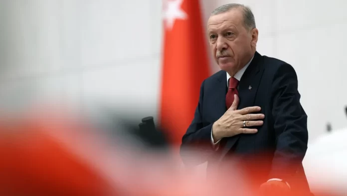 cumhurbaskani-erdogan-in-cumhuriyet-bayrami-mesaji-cumhurbaskani-erdogan-29-ekim-cumhuriyet-bayrami-dolayisiyla-onemli-mesajlar-verdi-verdigimiz-mucadelenin-gayesine-ulasmasini-ne-teror-orgutleri-ne-de-emperyalistler-engelleyebilir-ifadelerini-kullandi-tusas-sehitlerini-unutmadi-cumhurbaskani-erdogan-vatan-topraklarini-korumak-icin-can-veren-sehitlere-rahmet-dileyerek-bu-kahramanlari-kalplerinde-daima-yasatacaklarini-belirtti-baris-ve-guven-icin-mucadele-erdogan-teror-orgutleri-ve-yayilmacilara-karsi-mucadele-ederek-baris-ve-huzurun-saglanacagini-vurguladi-cumhuriyetimizin-101-inci-yili-cumhurbaskani-cumhuriyetin-101-inci-yil-donumunu-kutlayarak-milletin-tarihine-ve-degerlerine-siki-sarilmayi-hedeflediklerini-ifade-etti-turkiye-nin-guclu-gelecegi-erdogan-buyuk-ve-guclu-turkiye-hedefiyle-yola-cikacaklarini-belirtti-ve-tum-vatandaslari-tebrik-etti