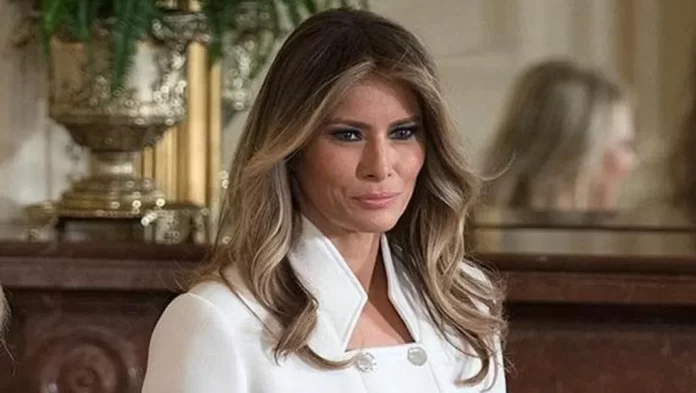 melania-trump-in-destekleyici-gulumsemesi-dikkat-cekti