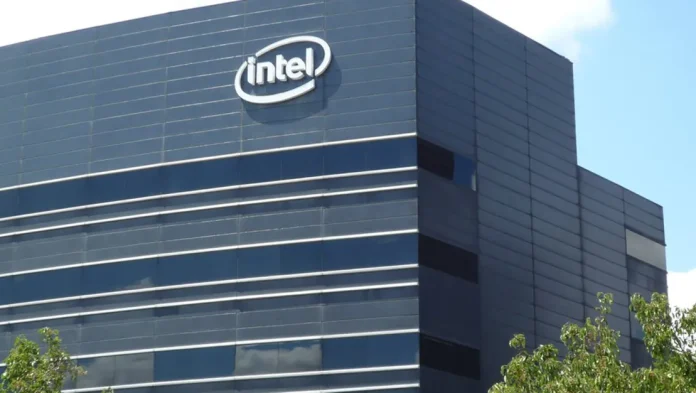 intel-ceo-su-pat-gelsinger-gorevden-ayrildi