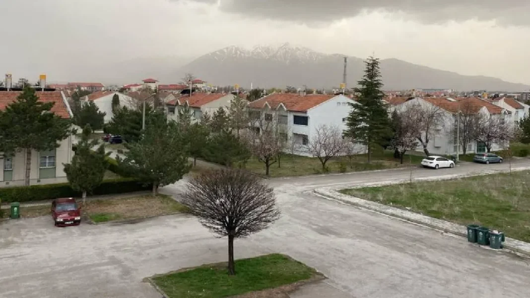 gumushane-sabah-depremle-sarsildi