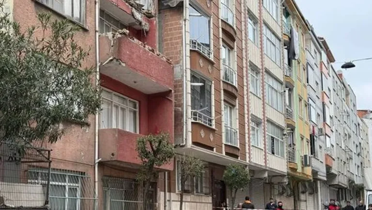 Esenler’deki 3 Katlı Bina Tahliye Edildi