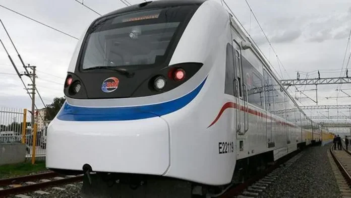 izmir-de-tren-kazasinda-guvenlik-gorevlisi-oldu