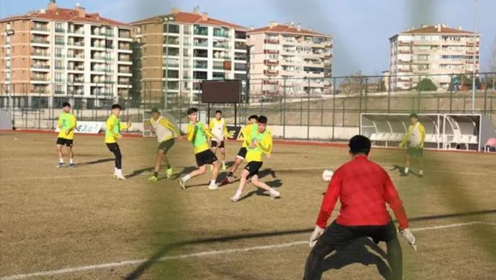 edirnespor-da-17-futbolcu-ve-teknik-heyet-ayrildi