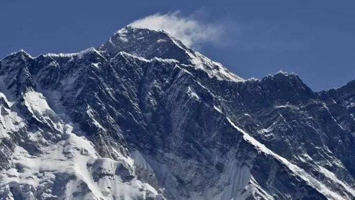 everest-ten-daha-uzun-iki-dag-kesfedildi