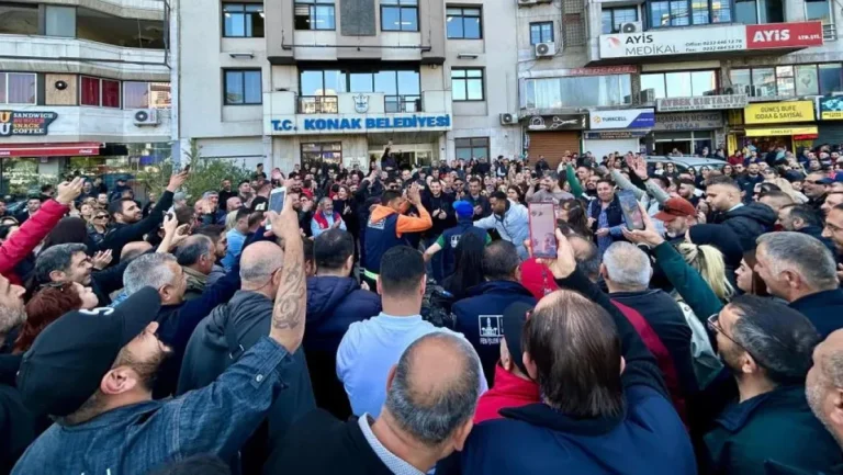 Belediye İşçileri Grev Yapıyorlar