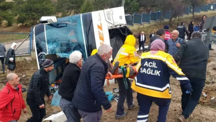 isparta-da-otobus-kazasi-1-olu-18-yarali