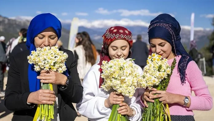 mersin-de-nergis-senligi-duzenlendi