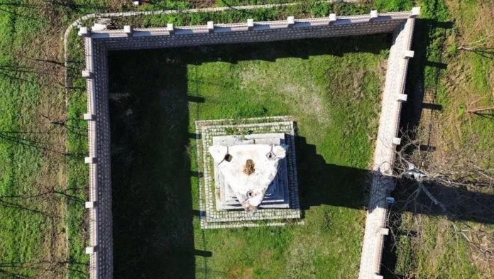 iznik-te-2000-yillik-roma-obelisk-kesfi